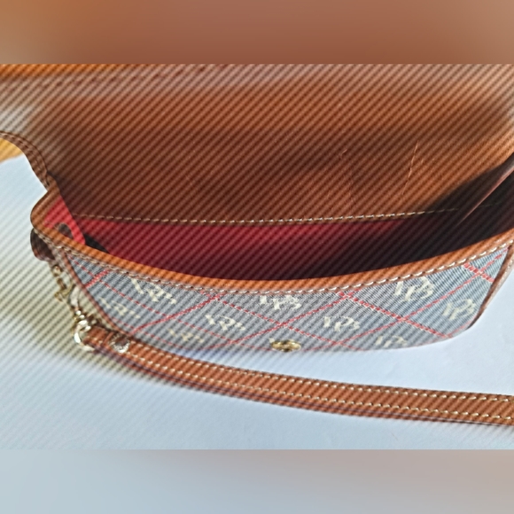 Dooney&Bourke Wristlet - Picture 3 of 5